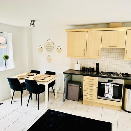 Harmony House 3 Bedroom New Build For Families, Contractors, Black Country Museum Sleeps 6 ทิปตัน ภายนอก รูปภาพ