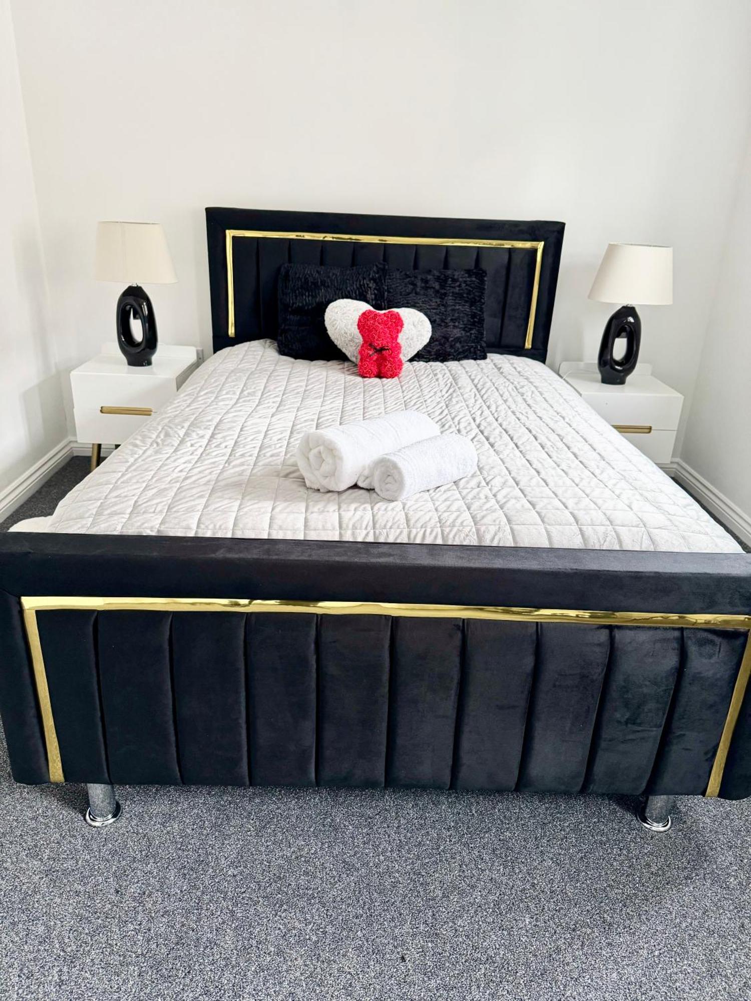 Harmony House 3 Bedroom New Build For Families, Contractors, Black Country Museum Sleeps 6 ทิปตัน ภายนอก รูปภาพ