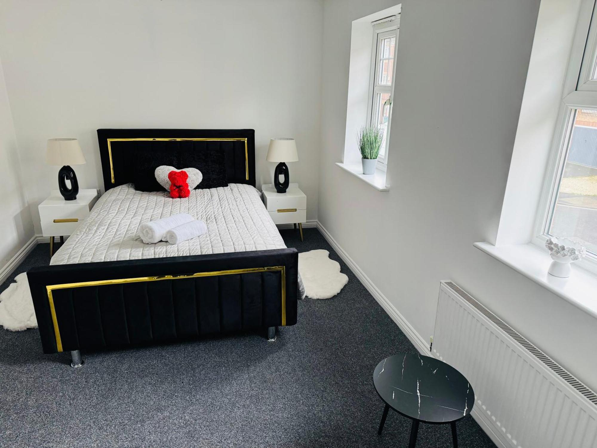 Harmony House 3 Bedroom New Build For Families, Contractors, Black Country Museum Sleeps 6 ทิปตัน ภายนอก รูปภาพ