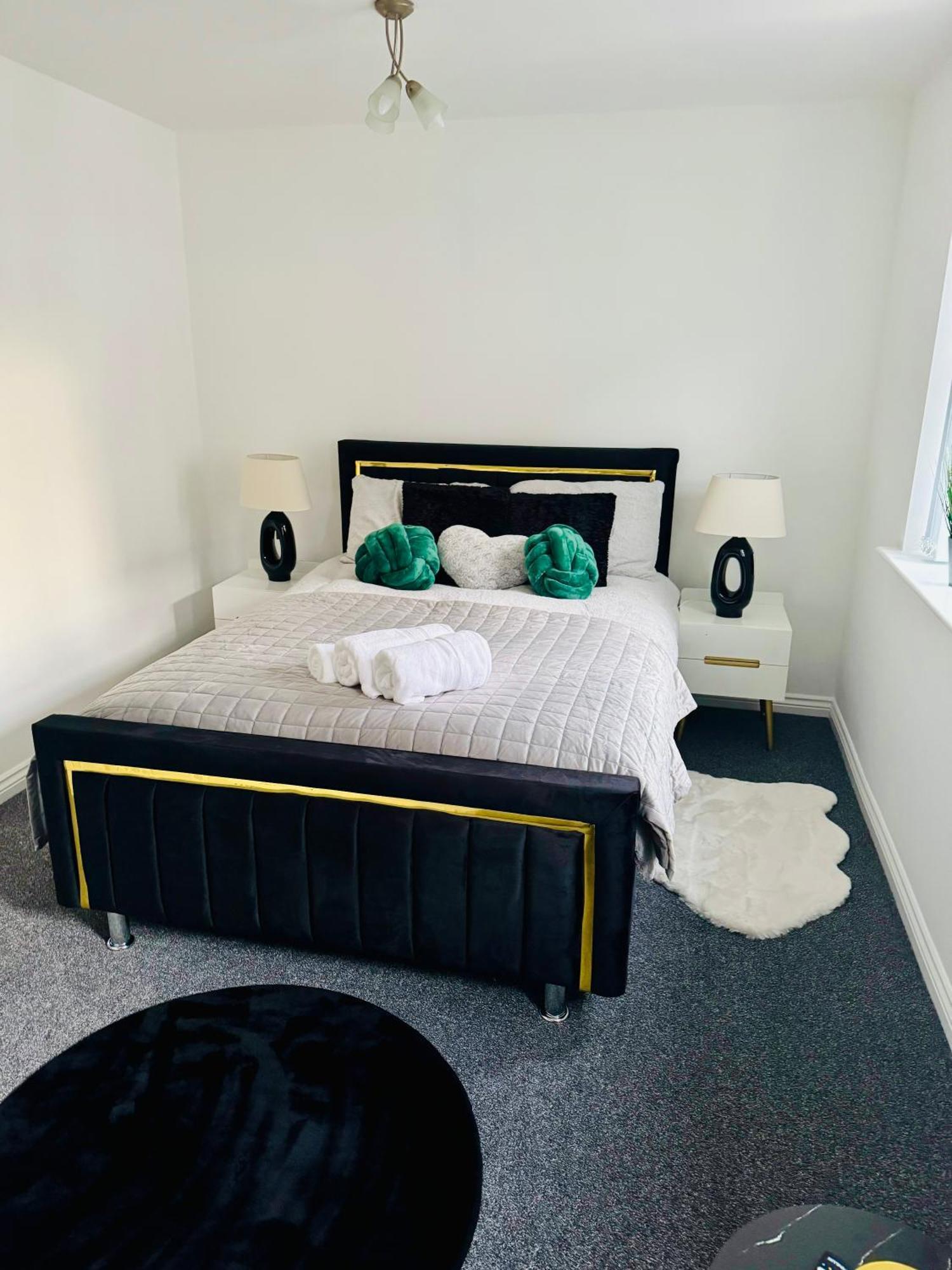 Harmony House 3 Bedroom New Build For Families, Contractors, Black Country Museum Sleeps 6 ทิปตัน ภายนอก รูปภาพ