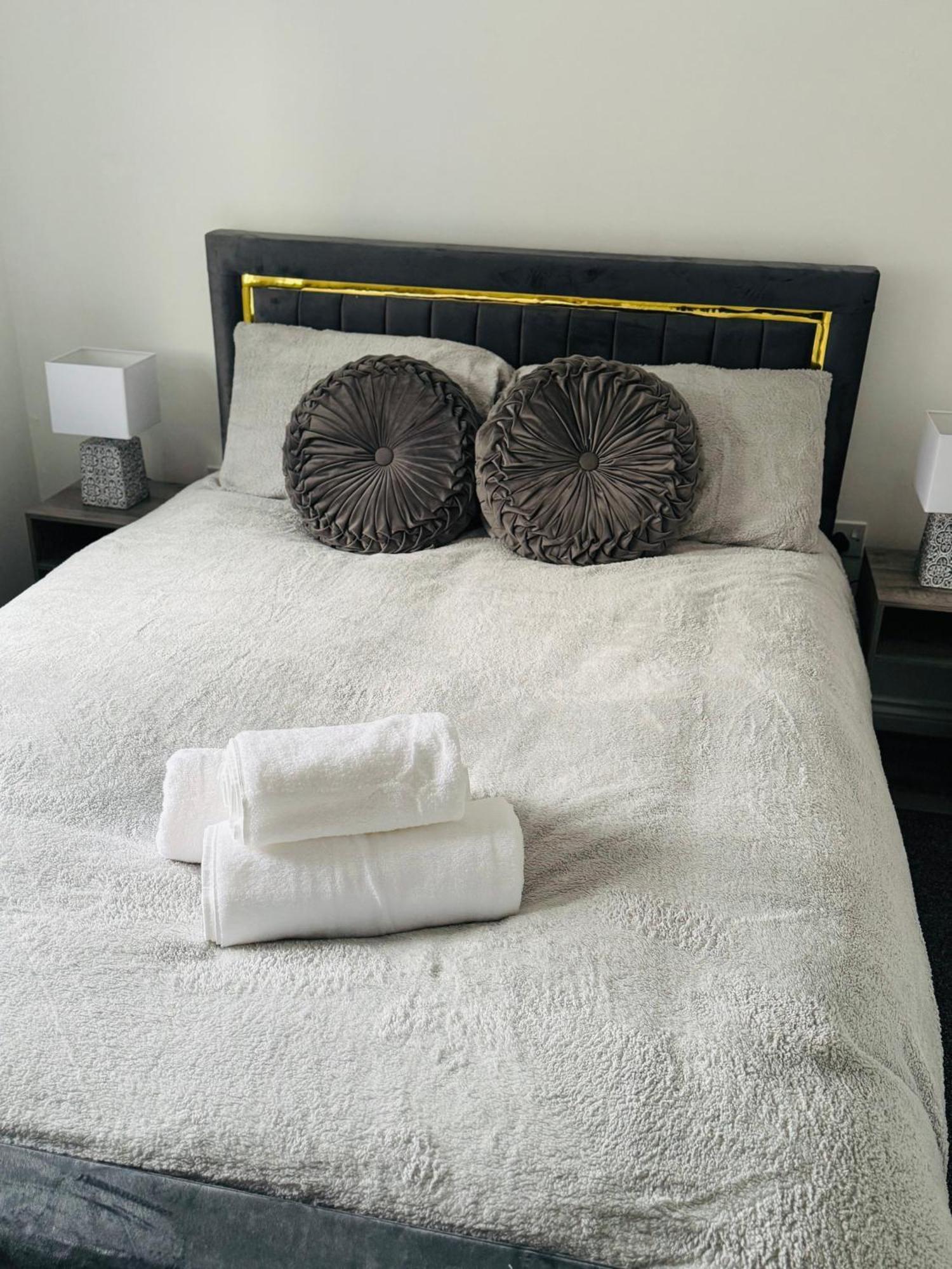Harmony House 3 Bedroom New Build For Families, Contractors, Black Country Museum Sleeps 6 ทิปตัน ภายนอก รูปภาพ