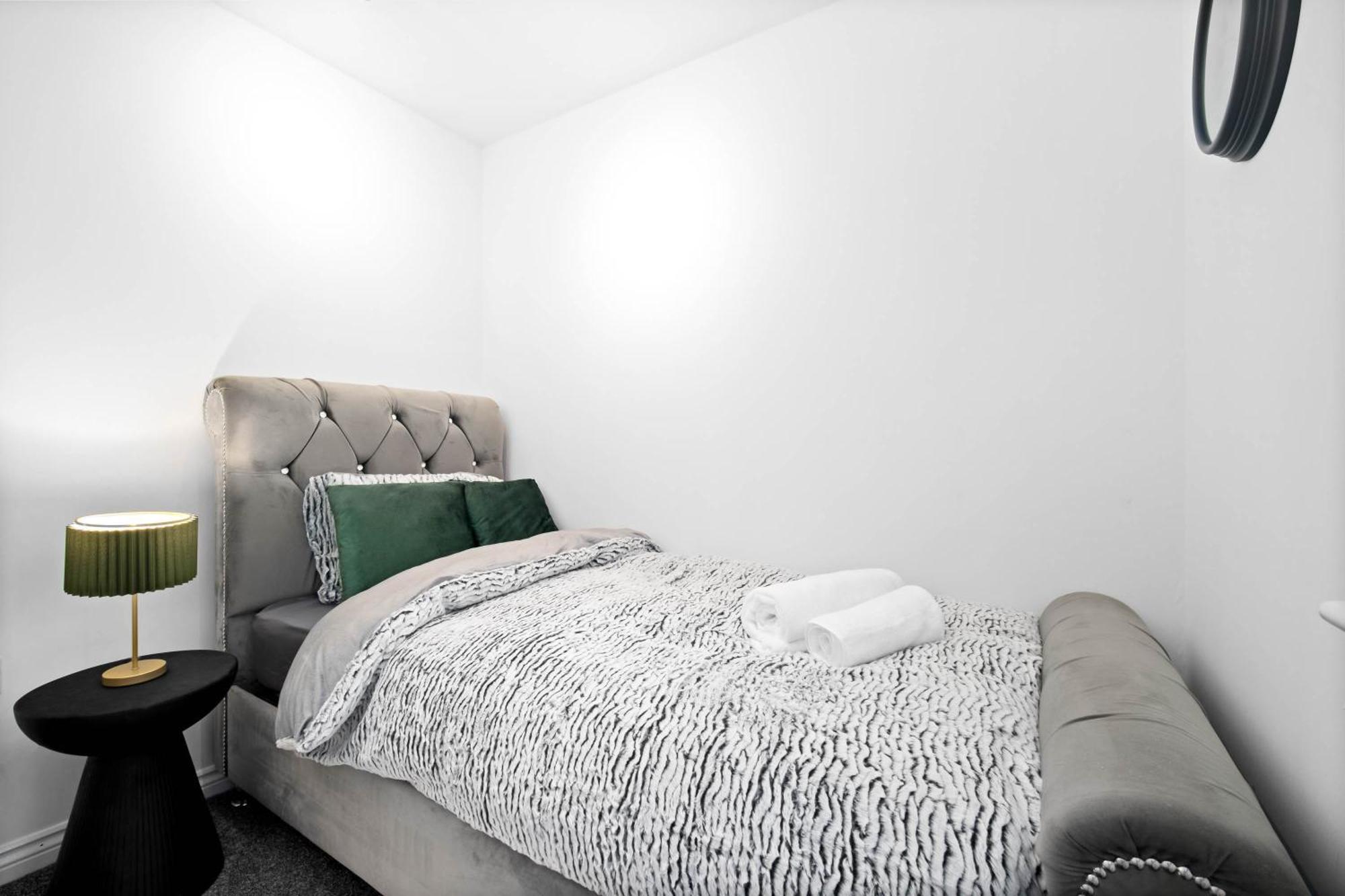 Harmony House 3 Bedroom New Build For Families, Contractors, Black Country Museum Sleeps 6 ทิปตัน ภายนอก รูปภาพ